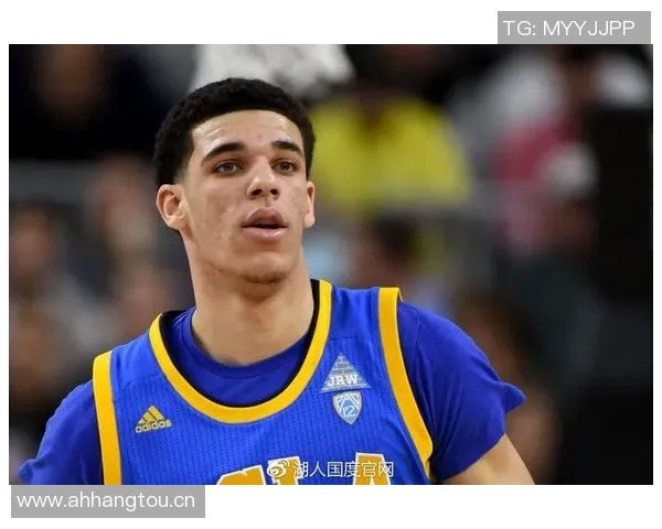 朗佐鲍尔在骑士训练营表现突出展现融入球队的潜力与决心 朗佐鲍尔在骑士训练营表现突出展现融入球队的潜力与决心