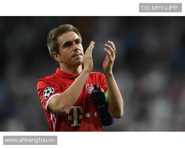 拜仁官方宣布拉姆荣获联邦功勋勋章展现足球公平竞赛精神