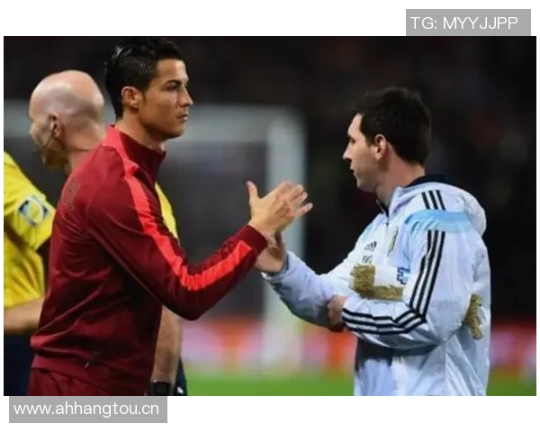 梅西禁区低射中柱阿连德远射击中横梁运气不佳令人惋惜 梅西禁区低射中柱阿连德远射击中横梁运气不佳令人惋惜