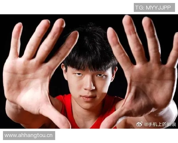 小杨将演唱会前夕媒体人揭秘开拓者休息日与新秀整蛊活动 小杨将演唱会前夕媒体人揭秘开拓者休息日与新秀整蛊活动