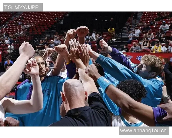 黄蜂34号秀卡尔克布伦纳表现亮眼6中4斩获11分7篮板2抢断1盖帽值得期待 黄蜂34号秀卡尔克布伦纳表现亮眼6中4斩获11分7篮板2抢断1盖帽值得期待