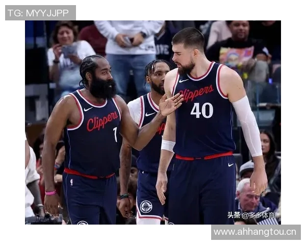 卢指导强调哈登比尔小卡祖巴茨首发组合需寻找最佳化学反应 卢指导强调哈登比尔小卡祖巴茨首发组合需寻找最佳化学反应