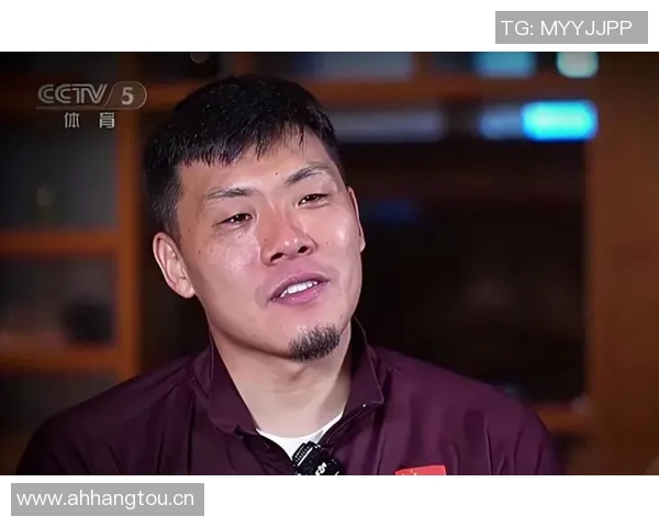 草皮质量堪忧王大雷呼吁大家共同维护主场草坪环境