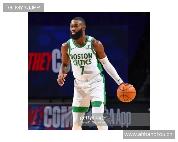 杰伦布朗独砍36分却三分球全失致命犯规成败皆由你 杰伦布朗独砍36分却三分球全失致命犯规成败皆由你