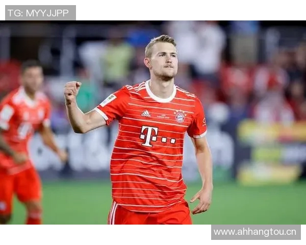 德里赫特谈防守体系适应性三中卫战术逐渐熟练掌握