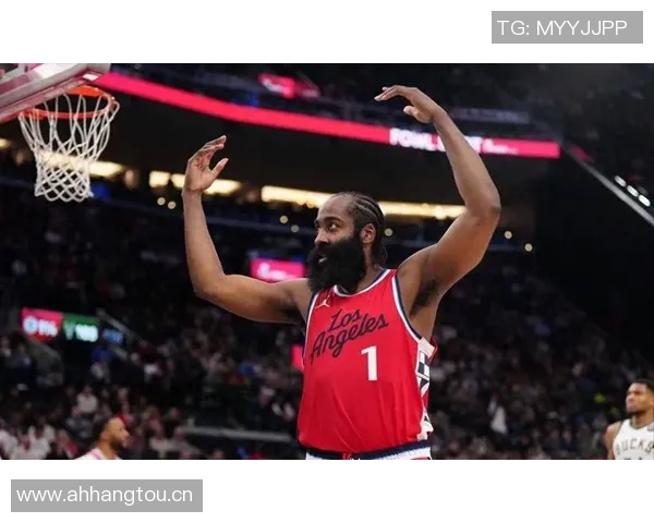 哈登加盟快船后表现惊艳第四节独揽23分助球队逆转取胜 哈登加盟快船后表现惊艳第四节独揽23分助球队逆转取胜