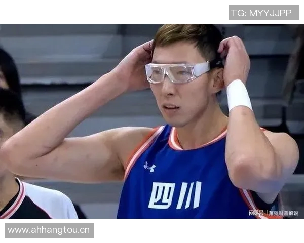 媒体人分析周琦低位威胁性建议教练组调整战术以充分发挥其优势 媒体人分析周琦低位威胁性建议教练组调整战术以充分发挥其优势