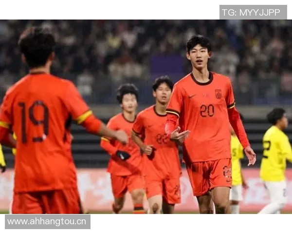 U16国足上半场领先孟加拉国帅惟浩双响邝兆镭频频制造威胁 U16国足上半场领先孟加拉国帅惟浩双响邝兆镭频频制造威胁