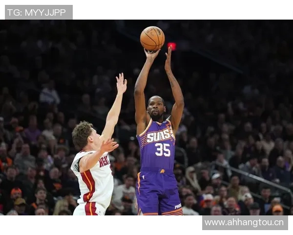 杜兰特称赞申京高位持球能力让对手难以预测他的下一步动作 杜兰特称赞申京高位持球能力让对手难以预测他的下一步动作