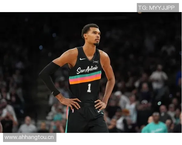 文班亚马强势登场对阵雷霆展现绝佳实力只为一次精彩示范 文班亚马强势登场对阵雷霆展现绝佳实力只为一次精彩示范