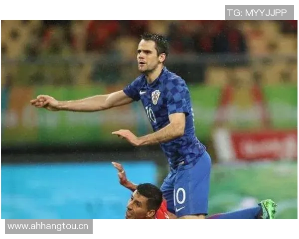 弗兰克坚决反对赛中嘘球员呼吁尊重场上表现与努力