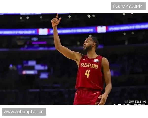 攻防兼备莫布里全场表现出色砍下23分5板3助1断2帽三分球命中率高达60 攻防兼备莫布里全场表现出色砍下23分5板3助1断2帽三分球命中率高达60