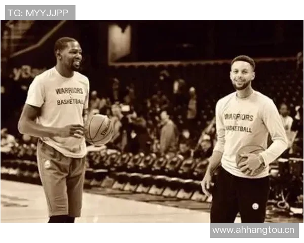 哈登转发NBA官推称与杜兰特曾是兄弟现在依然情谊深厚 哈登转发NBA官推称与杜兰特曾是兄弟现在依然情谊深厚