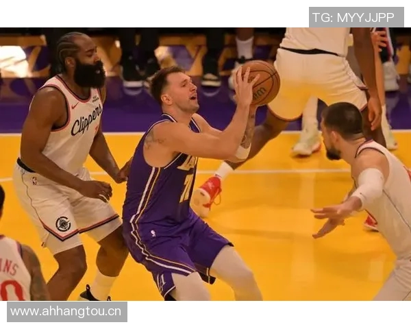 战力榜揭晓雷霆掘金火箭强势领跑湖人下滑至第七勇士与快船表现不佳